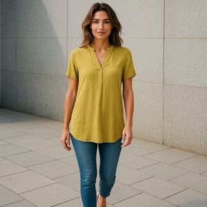 NWT WOMENS RACHEL ZOE XS V NECK AVACADO COLORED BLOUSE SHORT SLEEVE